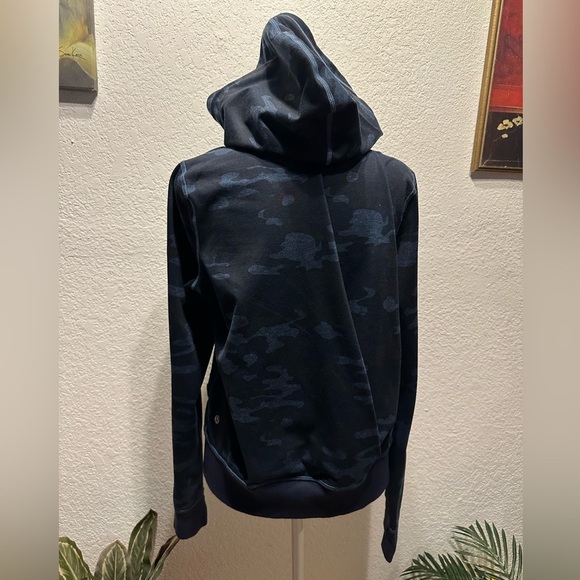 Lululemon Namaskar Zip Hoodie Jacket, Camo Slick Blue, Size 4 - Picture 4 of 8
